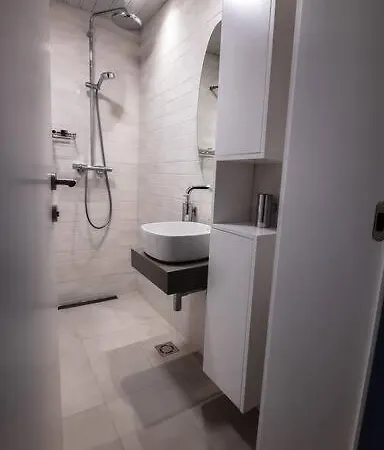 Brand New Stylish On Perfect Location סקופיה