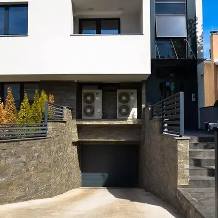 Brand New Stylish On Perfect Location סקופיה